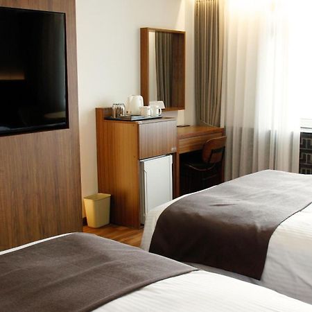 Commodore Hotel גייאונגג'ו מראה חיצוני תמונה