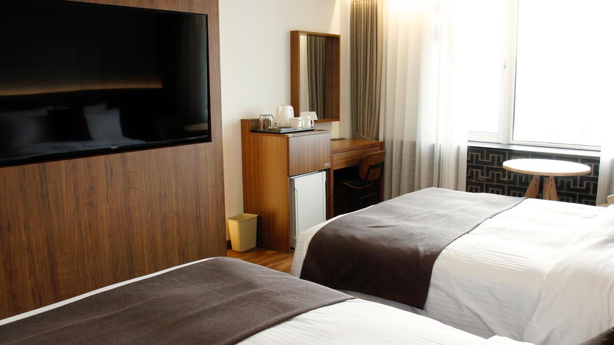 Commodore Hotel גייאונגג'ו מראה חיצוני תמונה