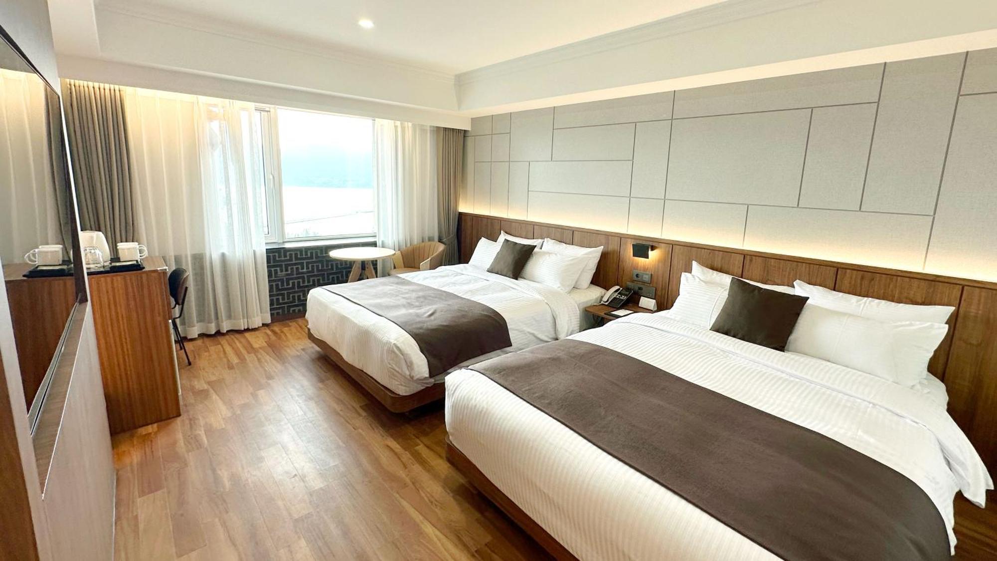 Commodore Hotel גייאונגג'ו מראה חיצוני תמונה