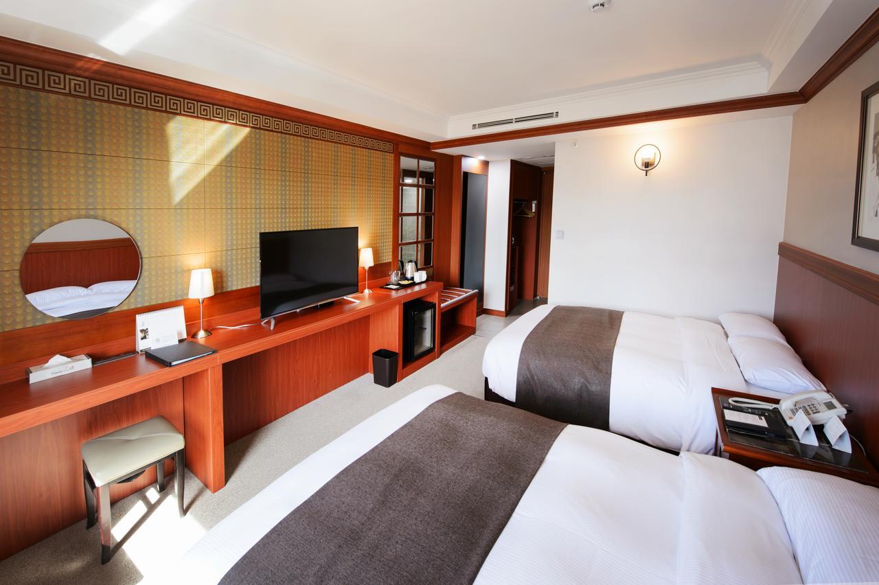 Commodore Hotel גייאונגג'ו מראה חיצוני תמונה